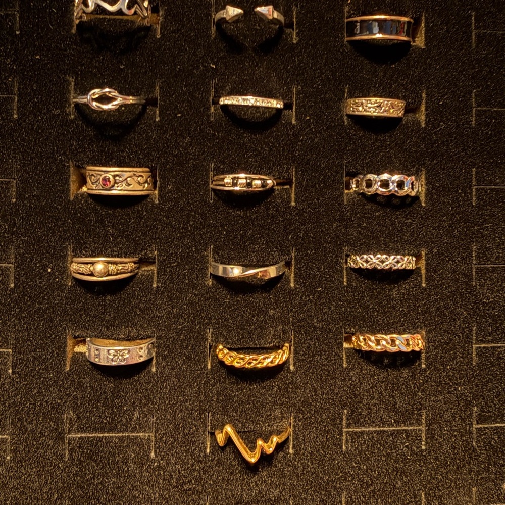 Vintage Gold Figural Dainty Ring Bundle Lot 16 Rings